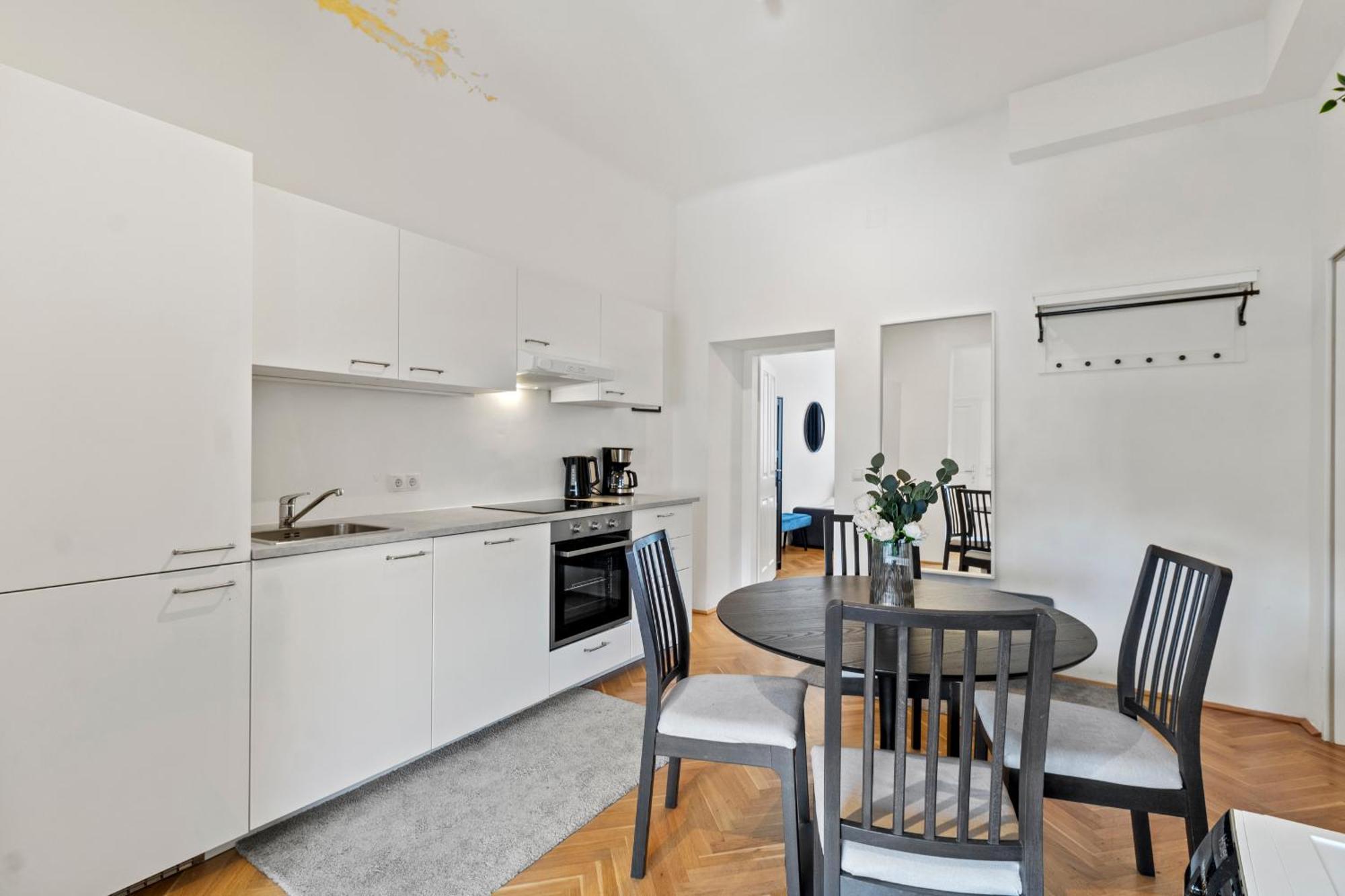 Balcony Apartment, 4 Min To U3 Zipperer Strasse Wien Ngoại thất bức ảnh
